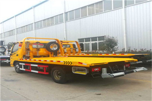 金城江附近拖车救援搭电