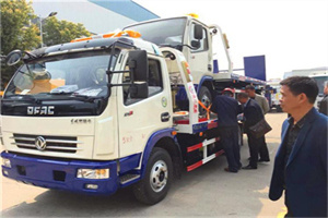 金城江汽车道路救援拖车价格